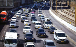 פקק תנועה באיילון (צילום: אבשלום ששוני)