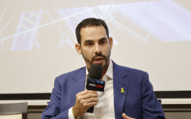 יואב גרדוס (צילום: מרק ישראל סלם)