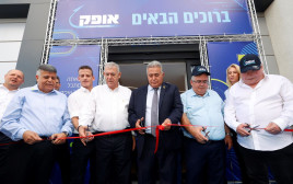 חניכת המפעל לייצור אלקטרוני באופקים (צילום: התעשייה האווירית)