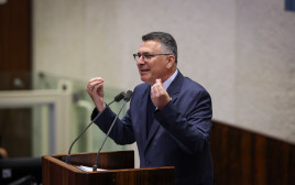 "שקר וכזב, חבורת שקרנים", גדעון סער בנאום בכנסת עם הצטרפותו לממשלה (צילום: דוברות הכנסת)