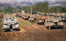 כוח שריון ליד גבול לבנון  (צילום: אייל מרגולין פלאש 90)