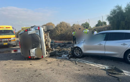 זירת התאונה בדרום (צילום: דוברות מד"א)