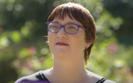 ג'ני היינס (צילום: צילום מסך מתוך יוטיוב)