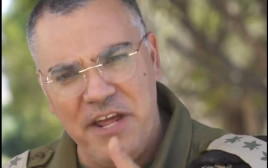 אביחי אדרעי תוקף את כתב "אל מייאדין" בסרטון (צילום: צילום מסך רשתות חברתיות לפי חוק 27א לזכויות יוצרים)