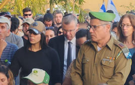 המונים בהלווייתו של תום סגל ז''ל (צילום: פלד ארבלי)