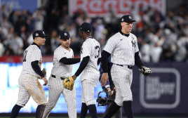שחקני ניו יורק יאנקיז חוגגים (צילום: GettyImages, Elsa)