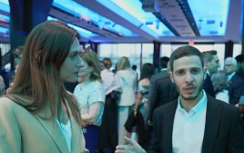 יאיר שרקי ויונה לייבזון בסדרת הכתבות "הקול היהודי" (צילום: צילום מסך קשת 12)