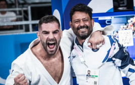 אורן סמדג'ה, פיטר פלצ'יק, אחרי הזכייה במדליית הארד במשחקים האולימפיים בפריז (צילום: הוועד האולימפי בישראל)