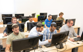 סטודנטים עולים חדשים (צילום: אבי חיון)