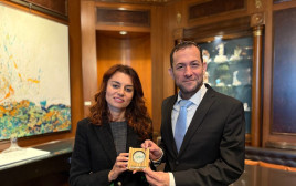 חברי הפרלמנט האירופי עם ראש מועצת שומרון (צילום: מועצה אזורית שומרון)