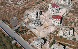 בנייה פלסטינית בלתי חוקית בשטחי C  (צילום: תנועת רגבים)