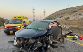 חמישה פצועים בתאונת דרכים (צילום: תיעוד מבצעי מד''א)