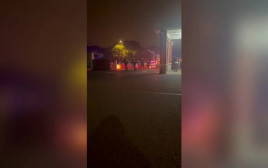 סטודנט מתוסכל מוציא את זעמו על אחרים לאחר שנכשל בבחינות (צילום: רויטרס)