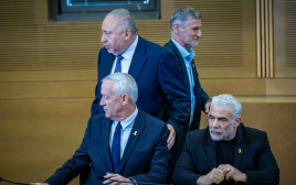 יאיר לפיד, בני גנץ, יאיר גולן, אביגדור ליברמן (צילום: יונתן זינדל, פלאש 90)