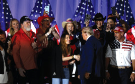 טראמפ משתתף בעצרת ביום הולדתו (צילום: רויטרס)