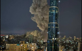 תקיפת מבנה בן שמונה קומות בביירות (צילום: רשתות ערביות, שימוש לפי סעיף 27 א')