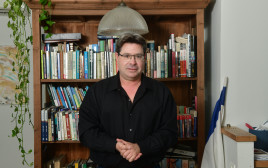 אופיר אקוניס (צילום: אבשלום ששוני)