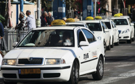 מוניות (צילום: קובי גדעון, פלאש 90)