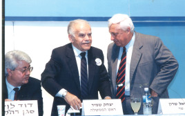 אריאל שרון, יצחק שמיר ודוד לוי (צילום: ראובן קסטרו, פלאש 90)