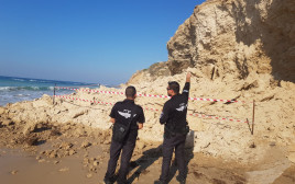 קריסת מצוק בחוף סידני עלי בהרצליה (צילום: עיריית הרצליה)
