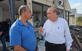 מבקר המדינה, מתניהו אנגלמן ביישובי קו העימות (צילום: ללא)