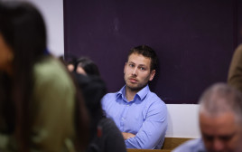 אבנר נתניהו בבית המשפט בעדות נתניהו (צילום: חיים גולדברג פלאש 90)