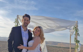 שחף רז עולה על חליפת חתן (צילום: יחצ)