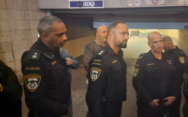 כוחות המשטרה בזירת פיגוע הדריסה בבני ברק (צילום: דוברות המשטרה)