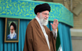 עלי חמינאי (צילום:  Office of the Iranian Supreme Leader/WANA (West Asia News Agency)/Handout via REUTERS)