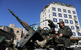 החות'ים (צילום: REUTERS/Khaled Abdullah)