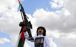 חות'ים (צילום: REUTERS/Khaled Abdullah)