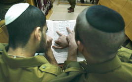  חיילים חרדים (צילום: יעקב נחומי, פלאש 90)