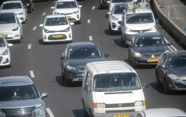 עומס תנועה בנתיבי איילון (צילום: מרים אלסטר, פלאש 90)
