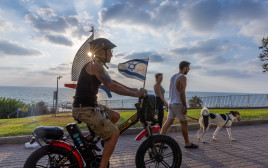 הטיילת בבת ים (צילום: יוסי אלוני, פלאש 90)