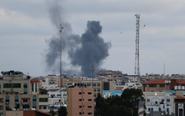 תקיפה ישראלית בחאן יונס (צילום: רויטרס)