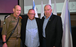 מפקד פיקוד העורף (צילום: אלעד גוטמן)