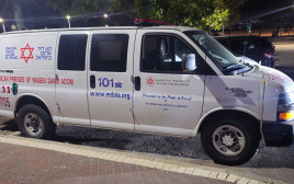 אמבולנס ממוגן (צילום: דוברות מד"א)