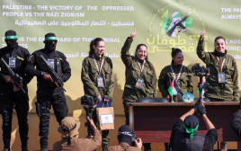 החטופות ששבו (צילום:  OMAR AL-QATTAA/AFP )