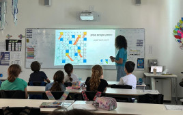 מחברים את ילדי העיר למים (צילום: יח"צ מי אביבים)