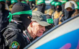 קית' סיגל בעת שחרורו מהשבי (צילום: עלי חסן, פלאש 90)