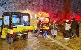 אמבולנס בעיר העתיקה בירושלים (צילום: תיעוד מבצעי מד"א)