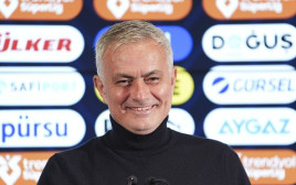 ז'וזה מוריניו מאמן פנרבחצ'ה (צילום: Anadolu)