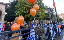 מסע ההלוויה של שירי ביבס והילדים (צילום: אבשלום ששוני)