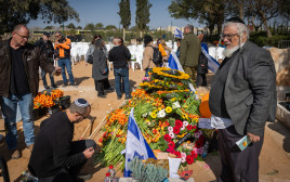 הלוויה של משפחת ביבס (צילום: חיים גולדברג פלאש 90)