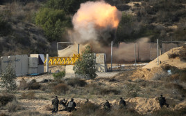 תרגיל של חמאס  (צילום: REUTERS/Ibraheem Abu Mustafa)