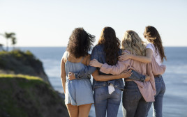חברות טובות. אילוסטרציה (צילום: Freepik)