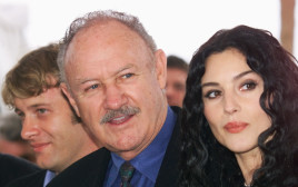 ג'ין הקמן עם מוניקה בלוצ'י (צילום: gettyimages)