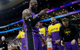 לברון ג'יימס שחקן לוס אנג'לס לייקרס (צילום: GettyImages)