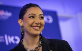 יובל רפאל במסיבת עיתונאים לקראת אירוויזיון 2025 (צילום: יונתן זינדל, פלאש 90)
