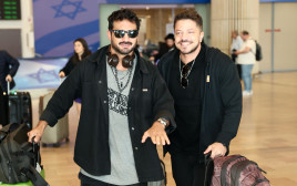  פאבלו הרדייה ופרנסיסקו באס, כוכבי "המורדים", בנתב"ג (צילום: אור גפן)